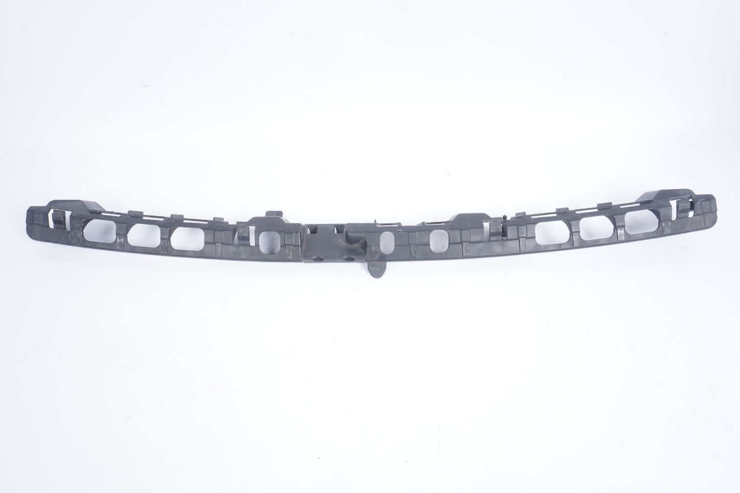 11-18 Porsche Cayenne 958 Rear Center Bumper Mount Bracket 7P5807863  OEM