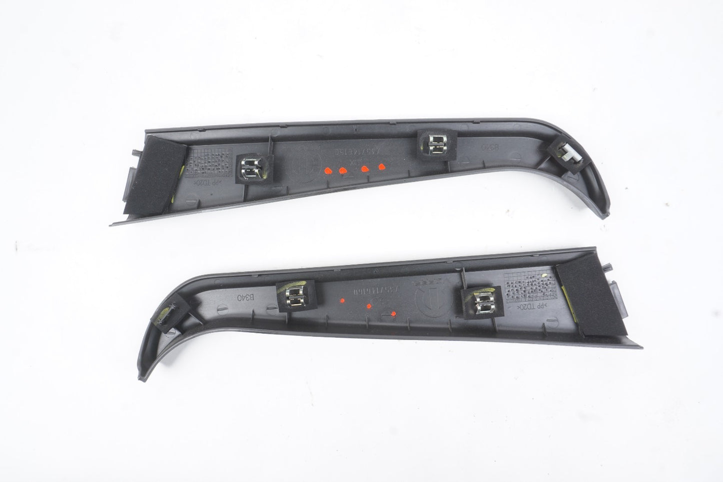 2015-2023 Jeep Renegade Rear Window Frame Cover Trim Left & Right OEM