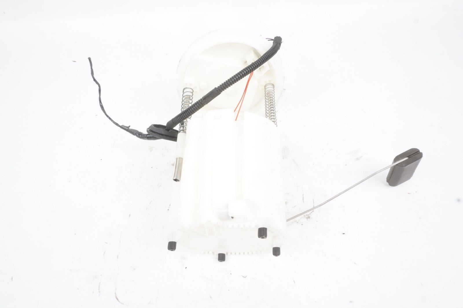 2014 - 2020 Maserati Ghibli 3.0L Right Side Fuel Pump Assembly 670003733 OEM