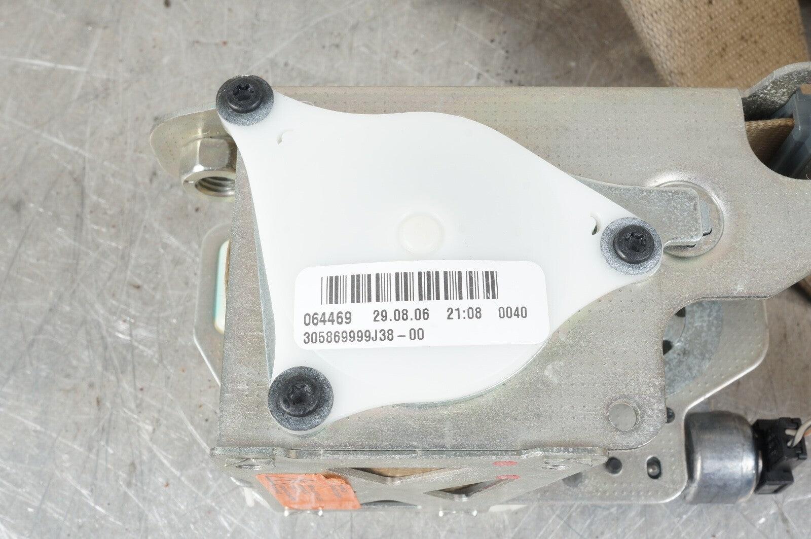 07-13 BMW X5 E70 FRONT RIGHT PASSENGER SIDE SEAT BELT RETRACTOR
