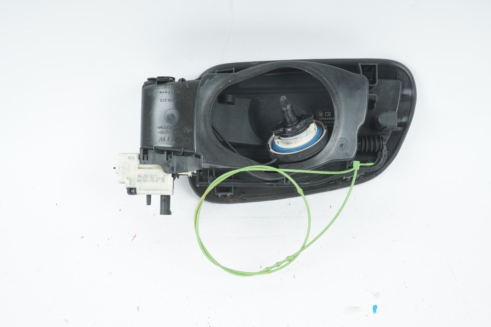 2012 - 2018 BMW 650i 640i GAS FUEL TANK FILLER DOOR W/ CAP OEM