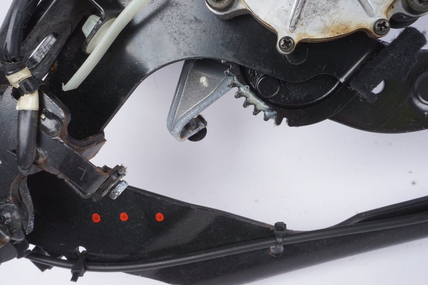 2002 - 2010 Lexus SC430 Convertible Rear Left Side Upper Roof Top Lid Hinge