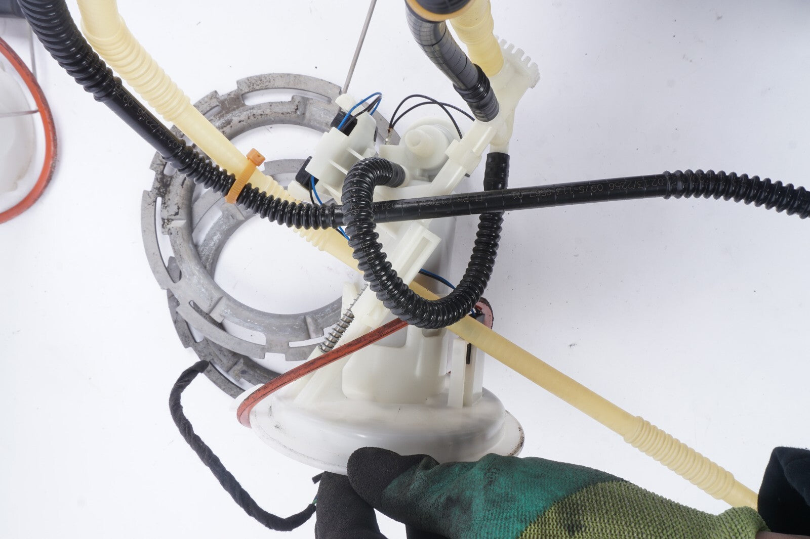 12-15 Mercedes W204 C250 Fuel Pump OEM