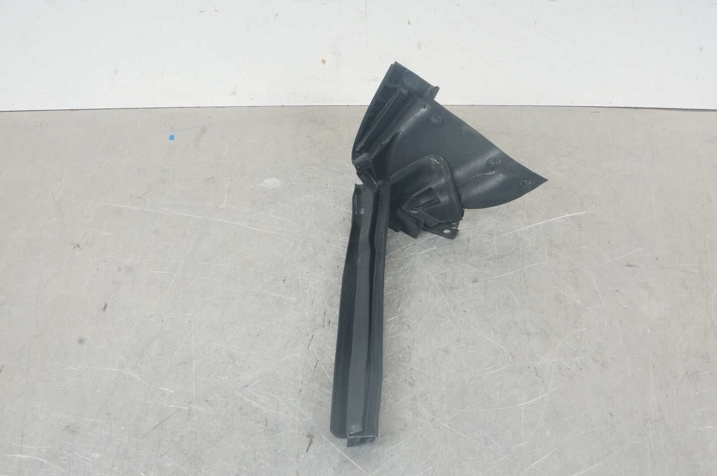 MERCEDES R231 SL-CLASS DRIVER/LEFT QUARTER VENT GLASS WINDOW WEATHER SEAL