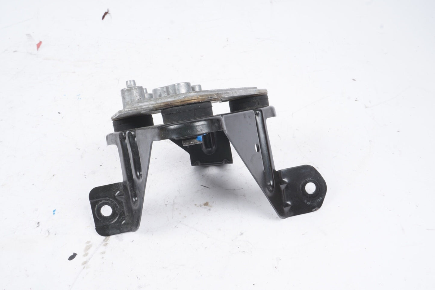 2007 - 2013 Mercedes W221 S550 S450 Class ABS Pump Assembly Mount Upper Bracket