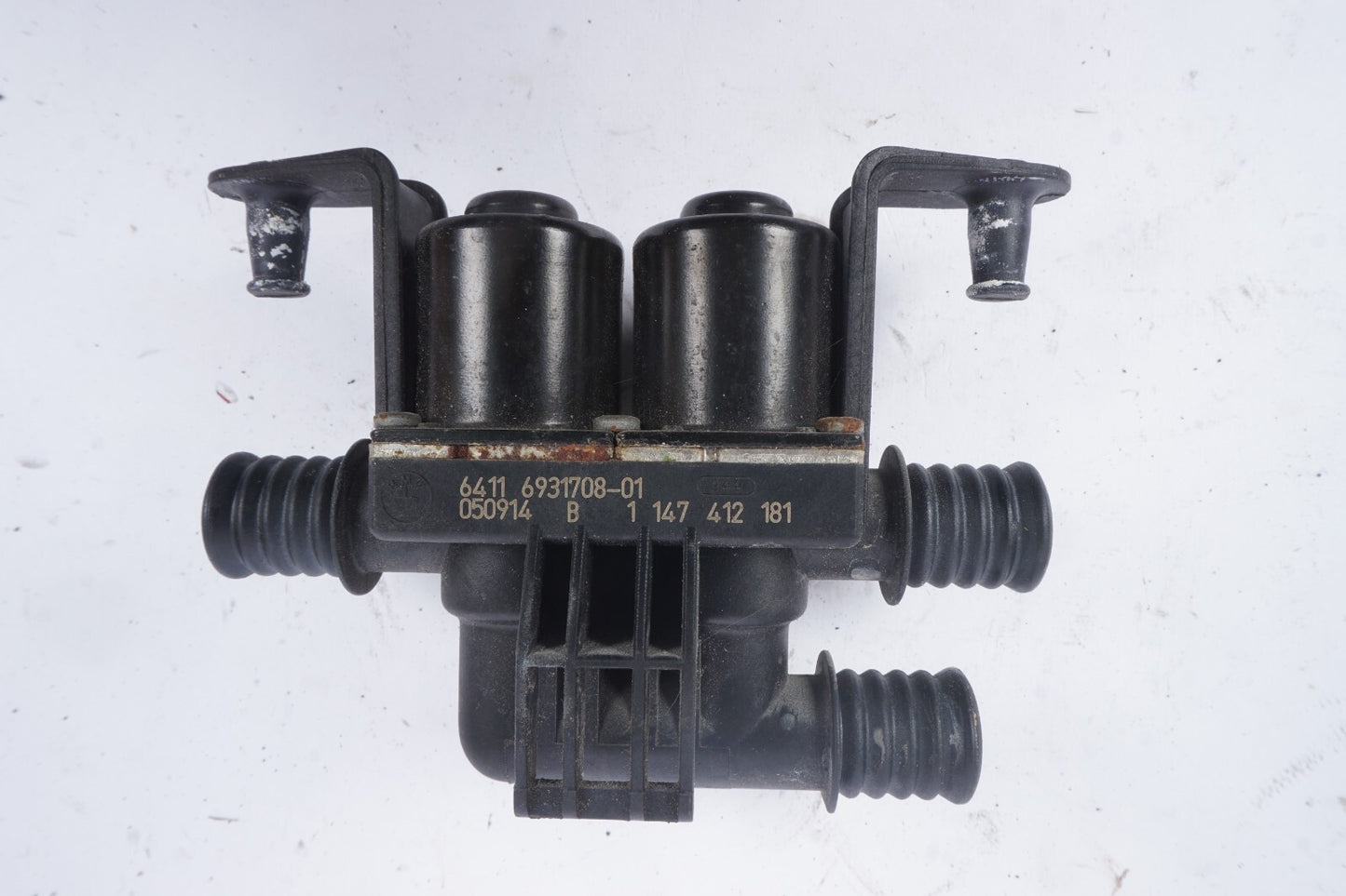 04-10 BMW E64 650i 645Ci Heater Control Valve 64116931708 OEM