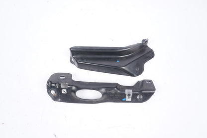 06-10 BMW 650I E64 FRONT LEFT WASH WASHER RESERVOIR LOWER BRACKET MOUNT OEM