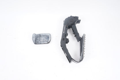 03-11 MERCEDES SL500 R230 SPORT GAS PEDAL BRAKE COVER SET 2303000104