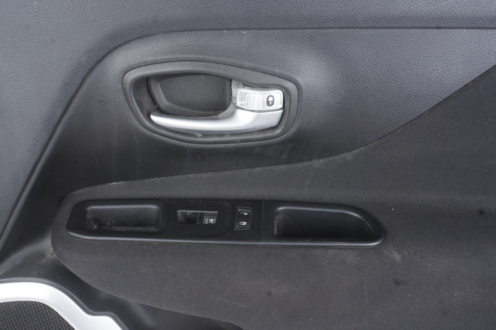 2015 - 2022 Jeep Renegade Front Right Interior Door Trim Panel Black OEM