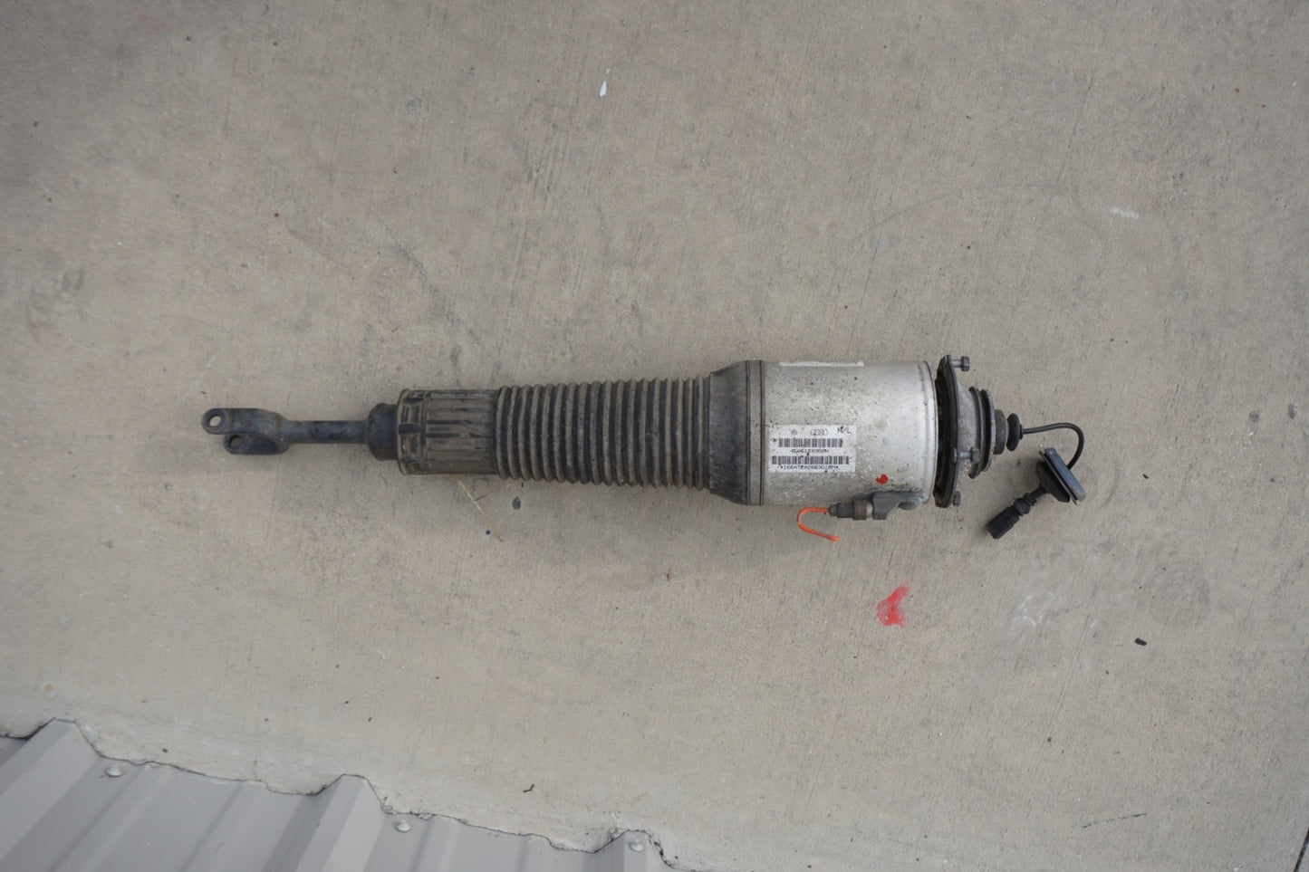 2008-2010 Audi A8 Quattro Front Left Strut Shock Absorber 4E0616039AH OEM