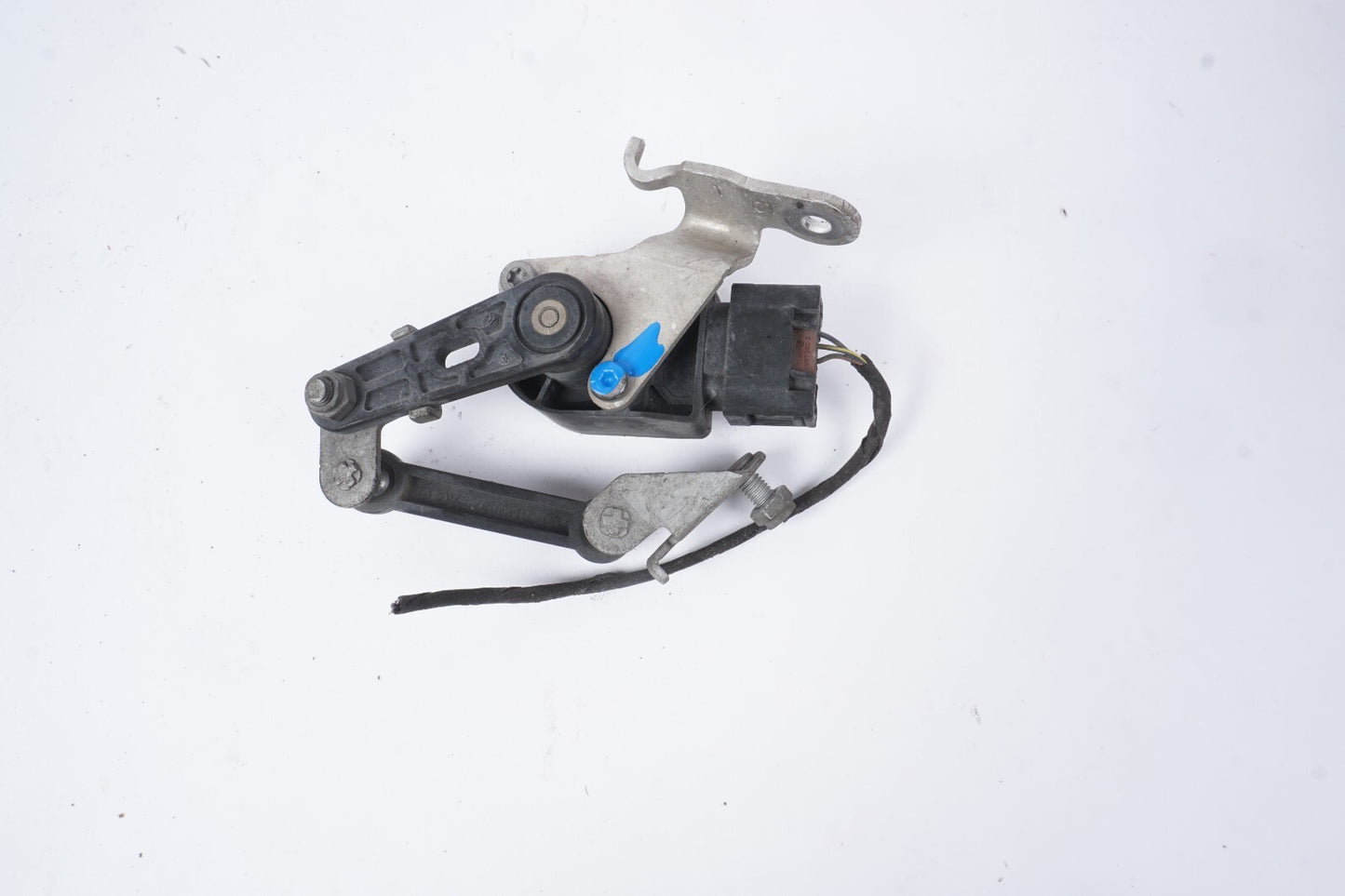 2012 - 2018 BMW 650i 640i Front Right Suspension Height Level Sensor OEM