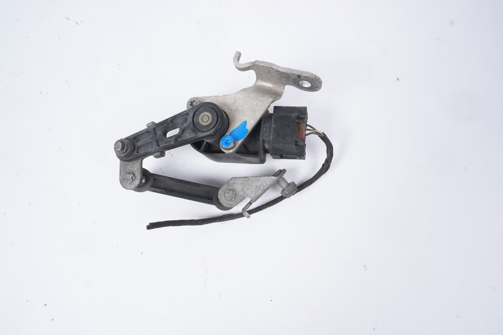 2012 - 2018 BMW 650i 640i Front Right Suspension Height Level Sensor OEM
