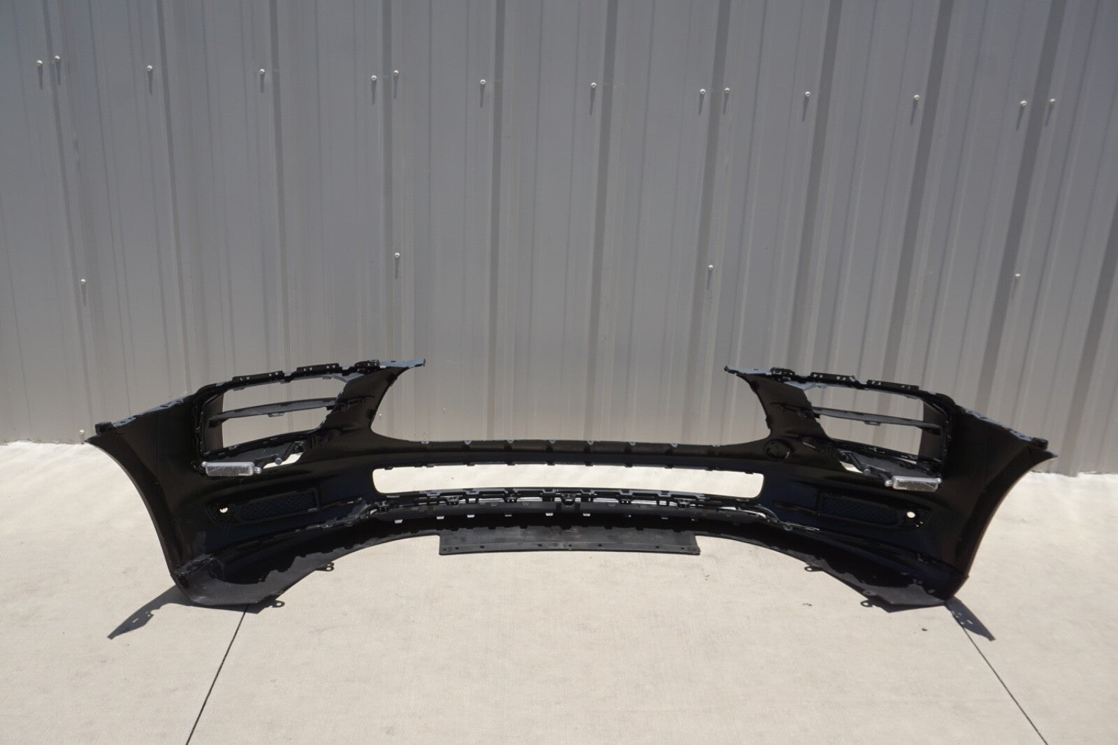 Fits 2019-2022 Porsche Macan New Front Bumper Cover W/Running Lights