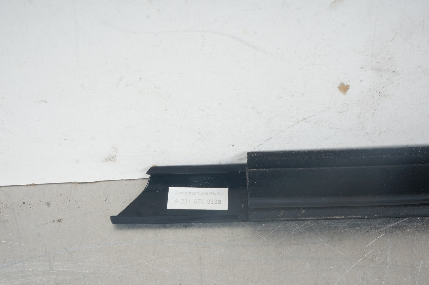 2013-2020 MERCEDES SL550 SL450 REAR LEFT QUARTER WINDOW GLASS BELT MOLDING OEM