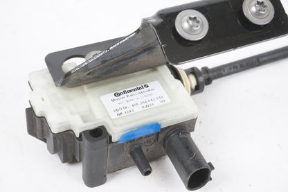 2010-2017 BMW 550I GT F07 FUEL TANK DOOR LID ACTUATOR 7139398 OEM