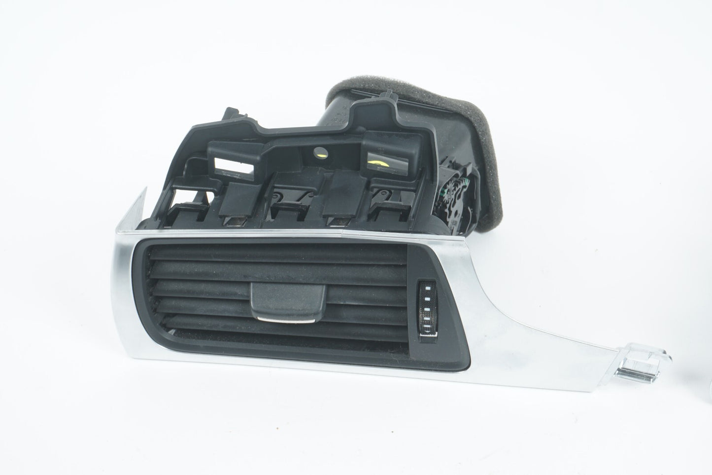 2012 - 2015 AUDI A7 DASH AC HEATER AIR VENT LEFT & RIGHT OEM