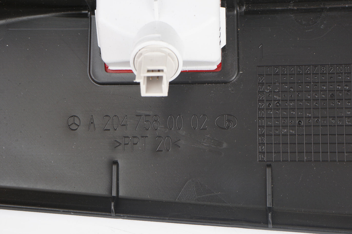 2008 - 2014 MERCEDES-BENZ C300 W204 REAR TRUNK HANDLE TRIM PANEL COVER OEM