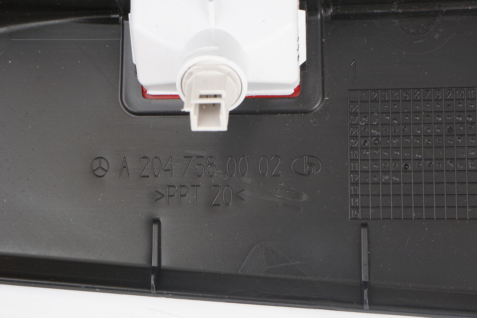 2008 - 2014 MERCEDES-BENZ C300 W204 REAR TRUNK HANDLE TRIM PANEL COVER OEM