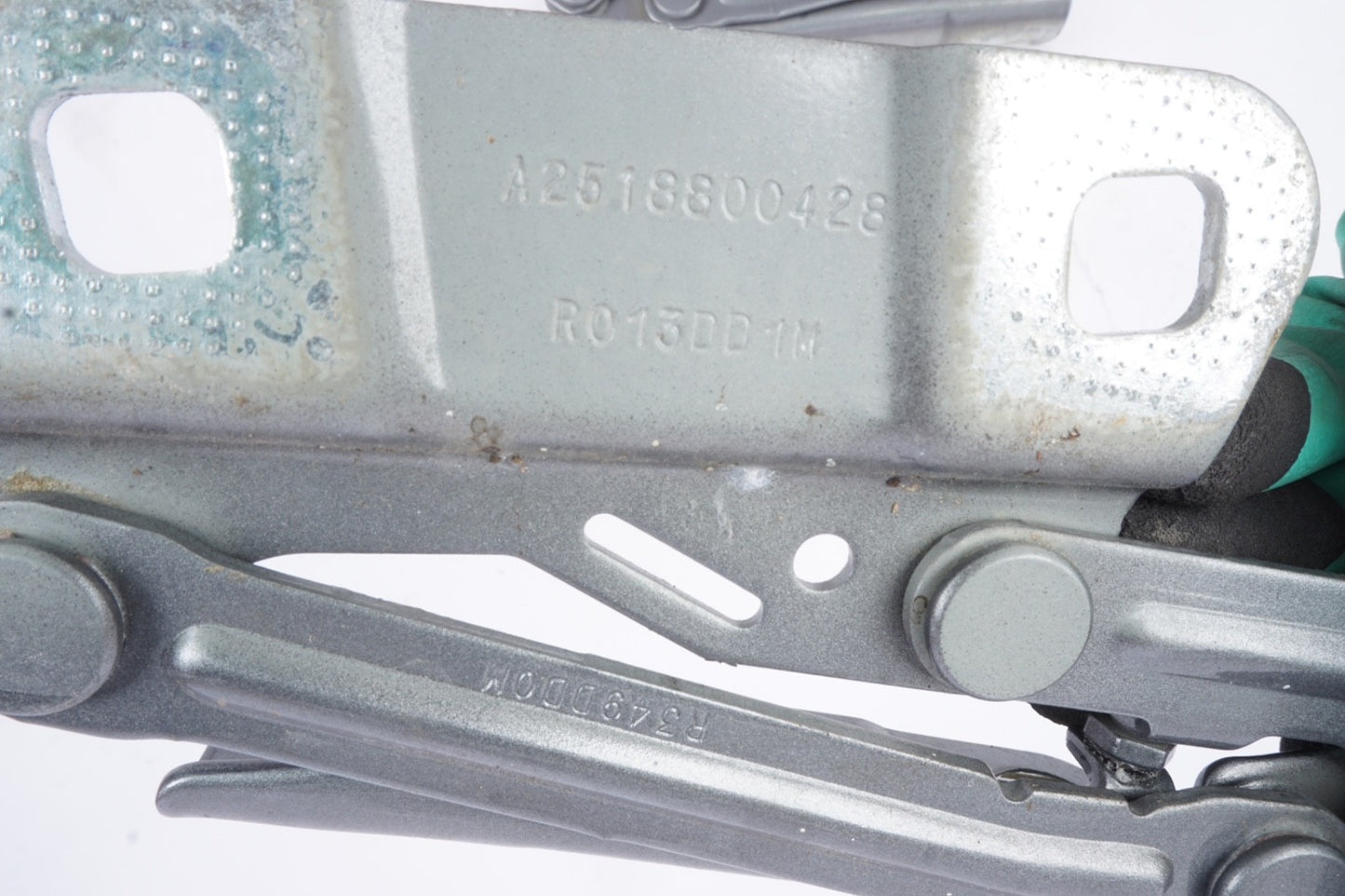 07-12 MERCEDES GL450 ML350 HOOD BONNET LEFT & RIGHT SIDE HINGE SUPPORT OEM -SET-