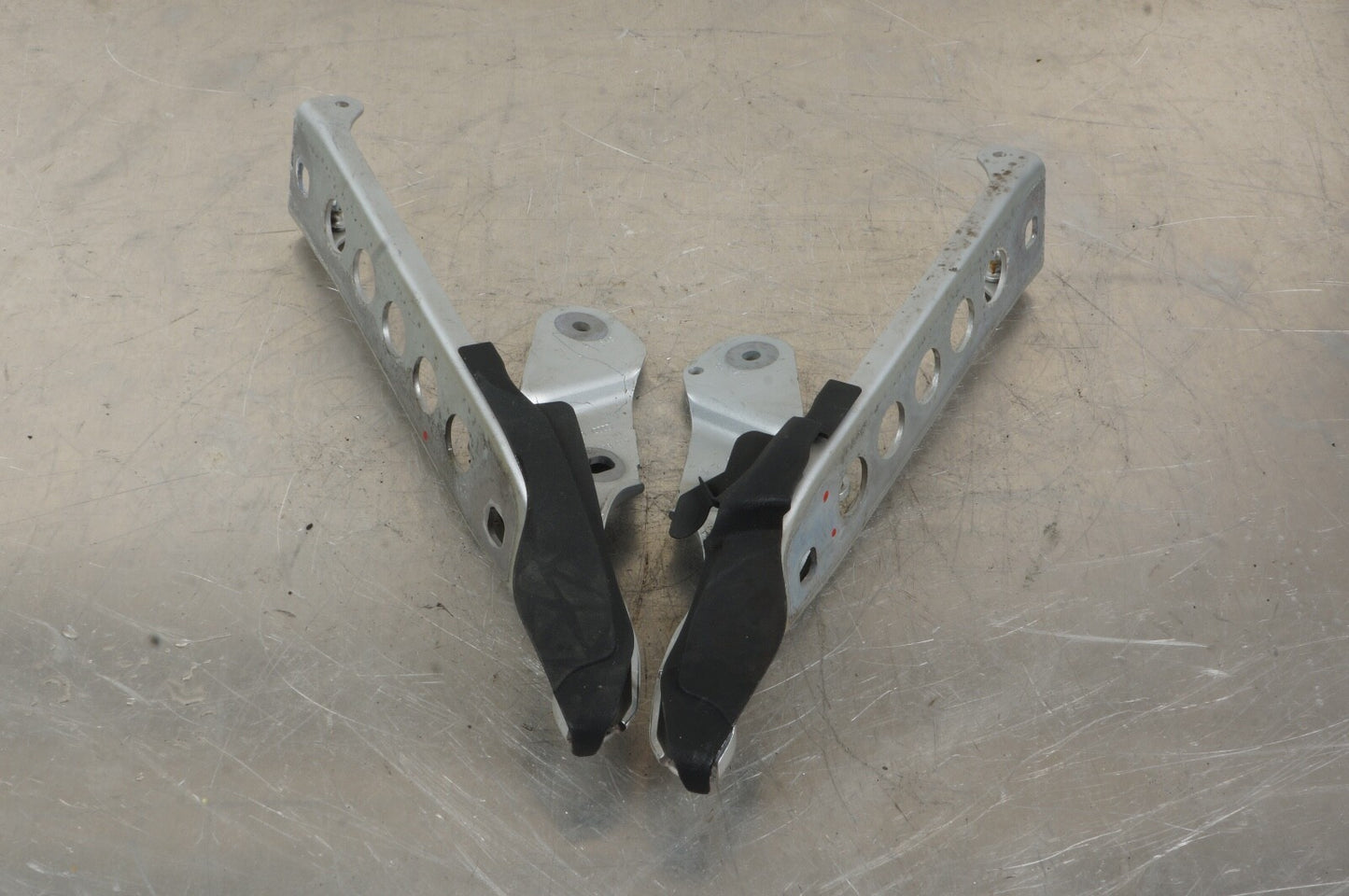 2011 - 2017 AUDI A8L HOOD RIGHT & LEFT HINGE SUPPORT BRACKET OEM