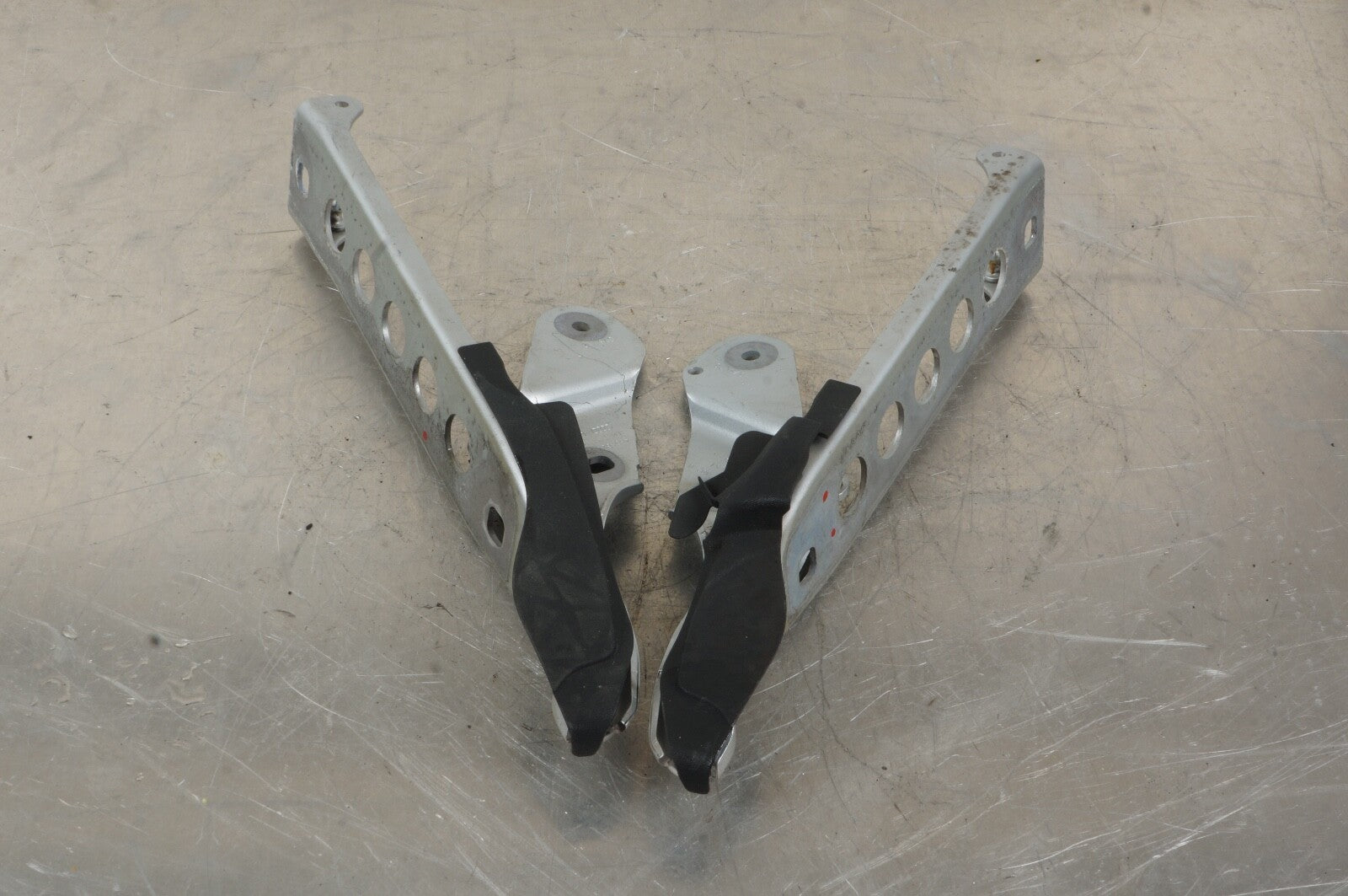 2011 - 2017 AUDI A8L HOOD RIGHT & LEFT HINGE SUPPORT BRACKET OEM