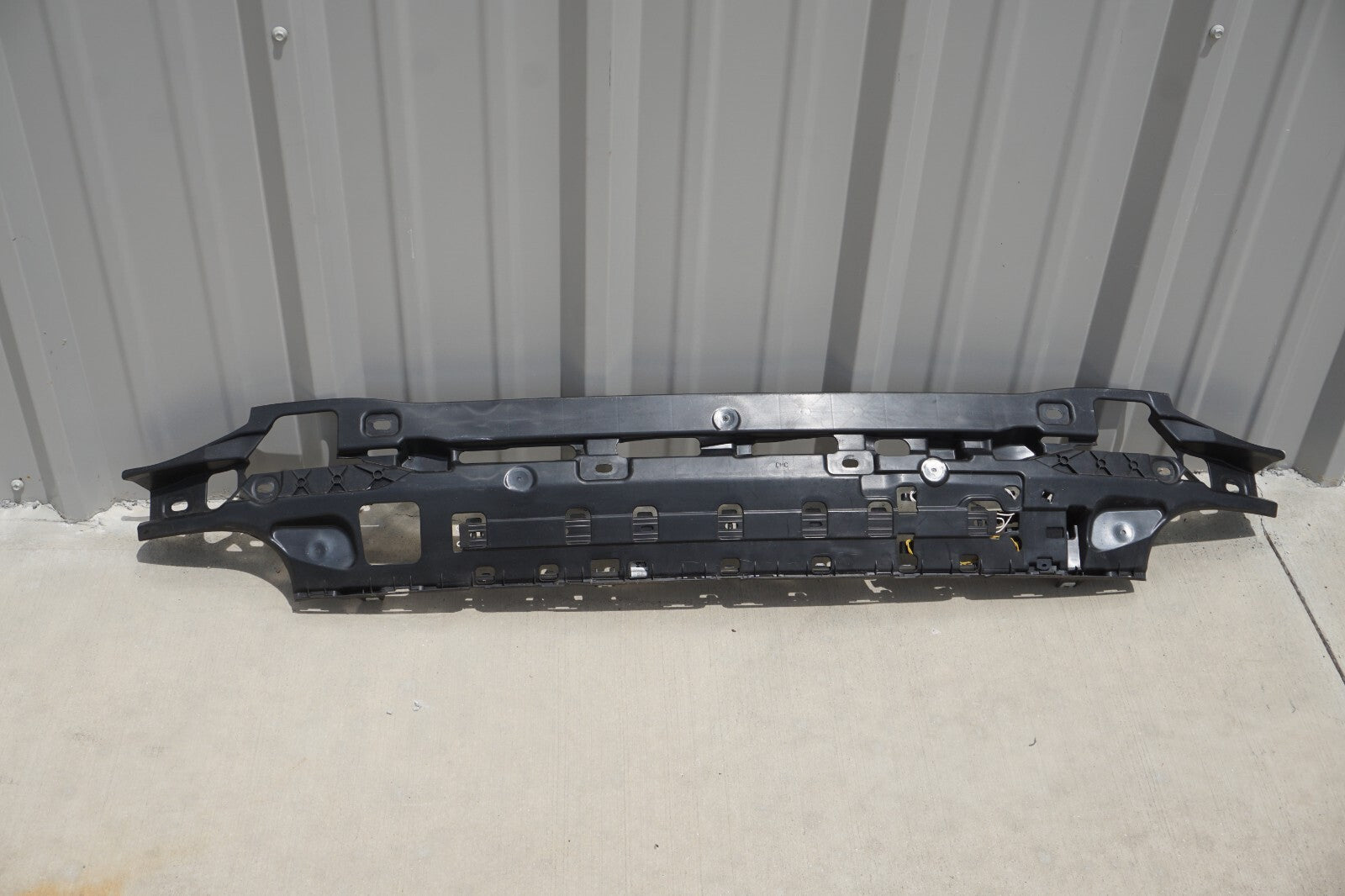 21 - 24 BMW 430I Convertible Bumper Bracket & Trunk Hands Free Access Sensor OEM