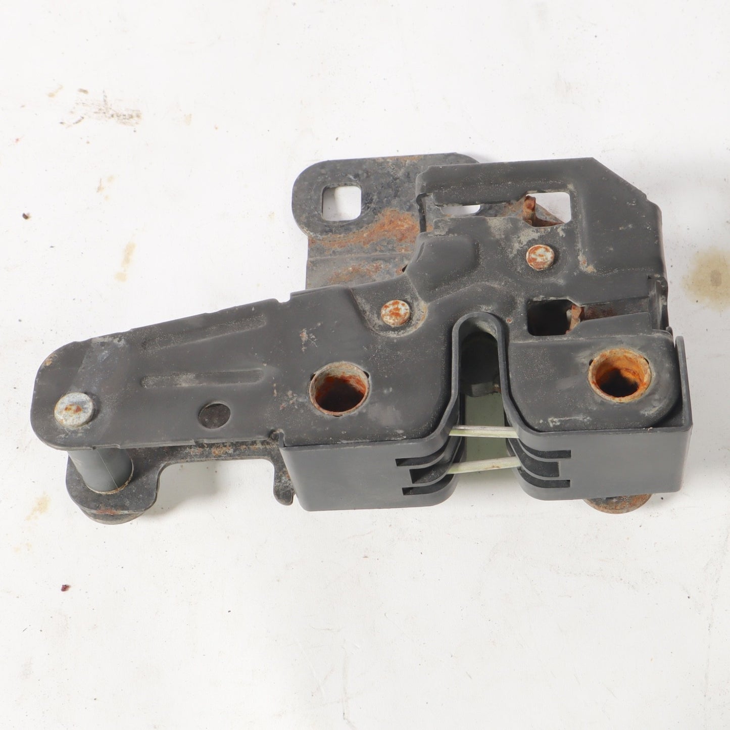 2004 - 2010 AUDI A8 A8L Lower Hood Latch / LOCK OEM