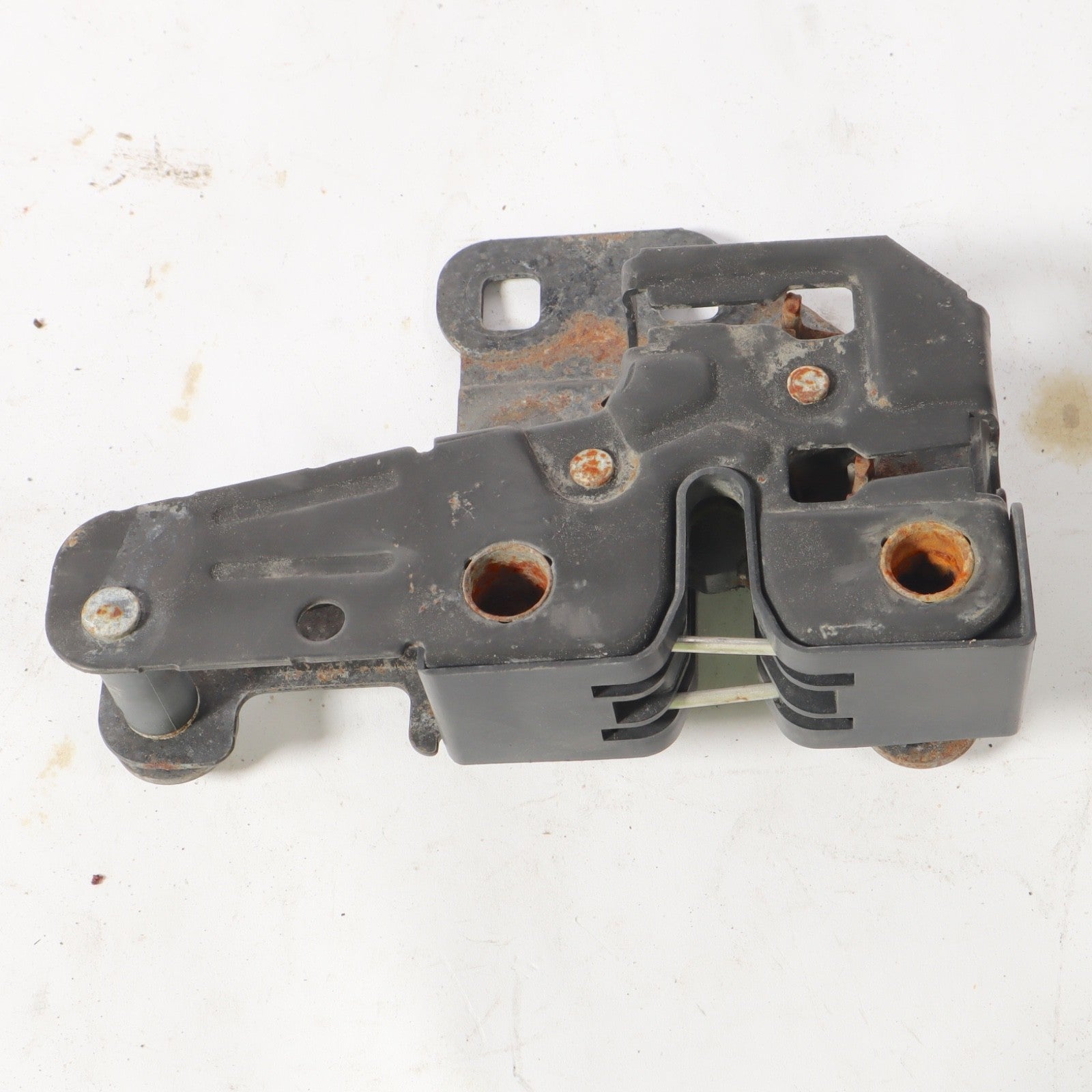 2004 - 2010 AUDI A8 A8L Lower Hood Latch / LOCK OEM