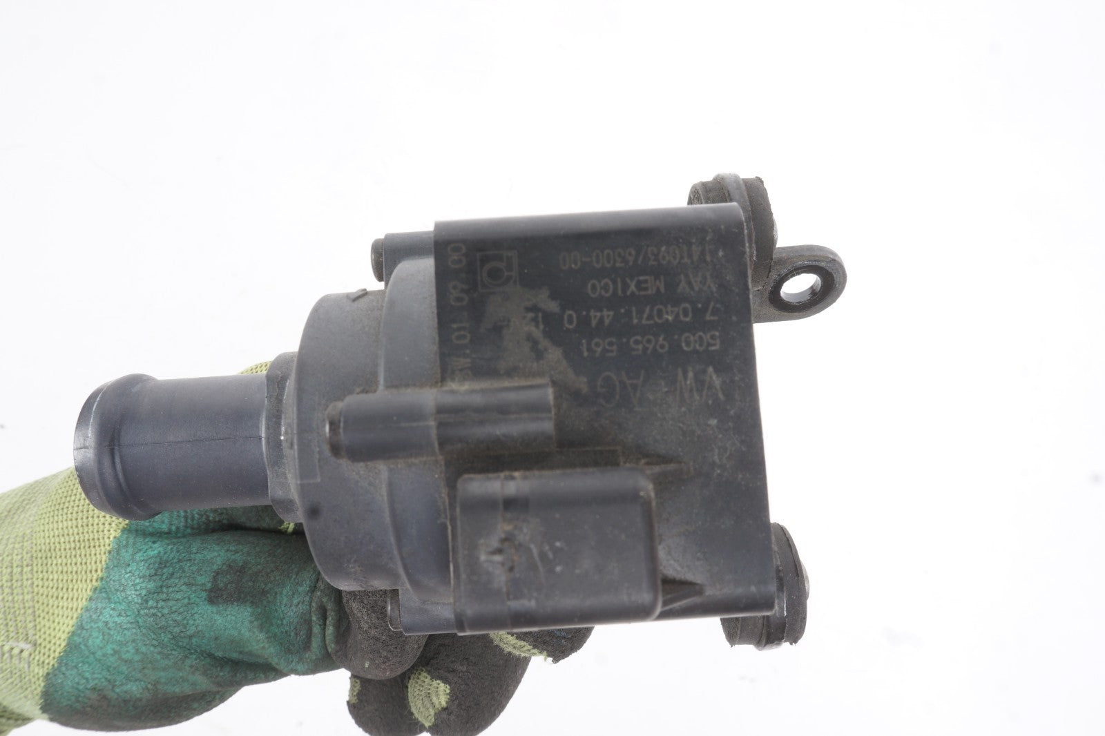 2014-2017 Volkswagen Passat 1.8L Auxiliary Water Pump 5C0122063E OEM