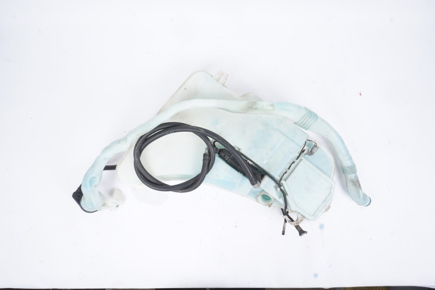 2010 - 2015 BMW 750i WINDSHIELD WASHER BOTTLE TANK MOTOR 8050439 OEM