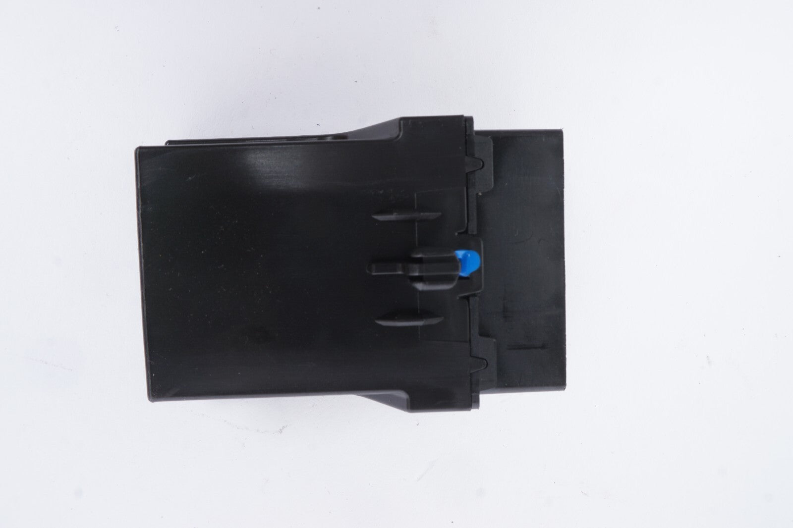2021 - 2024 BMW 430I G22 Seat Belt Extender Control Module 61355A06AC2  OEM