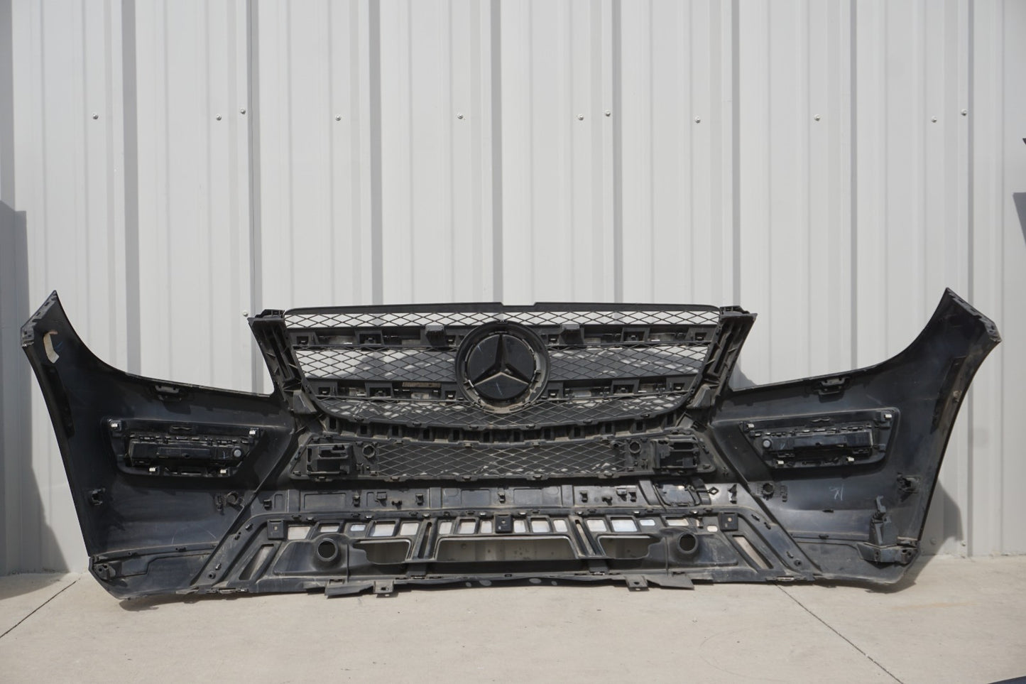 13-16 Mercedes GL450 Front Bumper Cover & Grille OEM