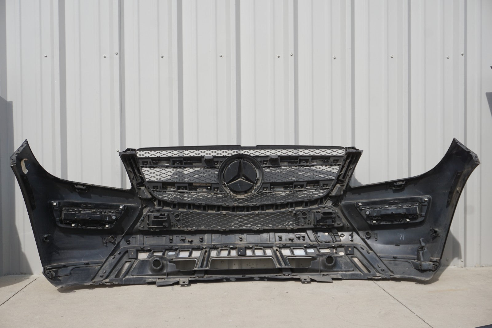 13-16 Mercedes GL450 Front Bumper Cover & Grille OEM