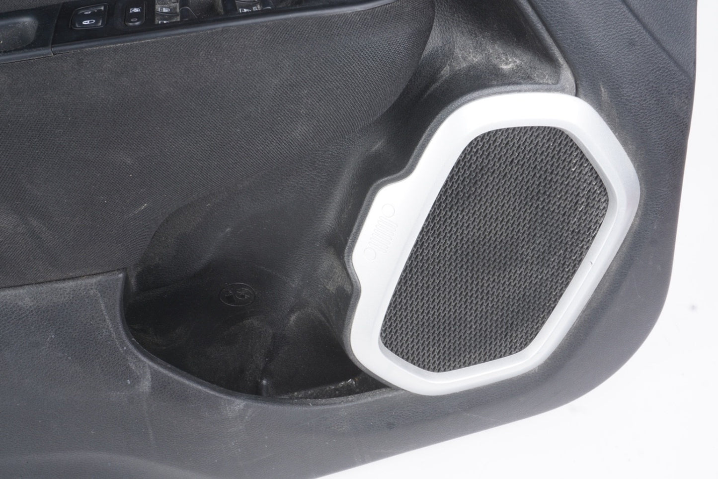 2019 - 2021 Jeep Renegade Front Left Door Panel Cover Trim Black OEM