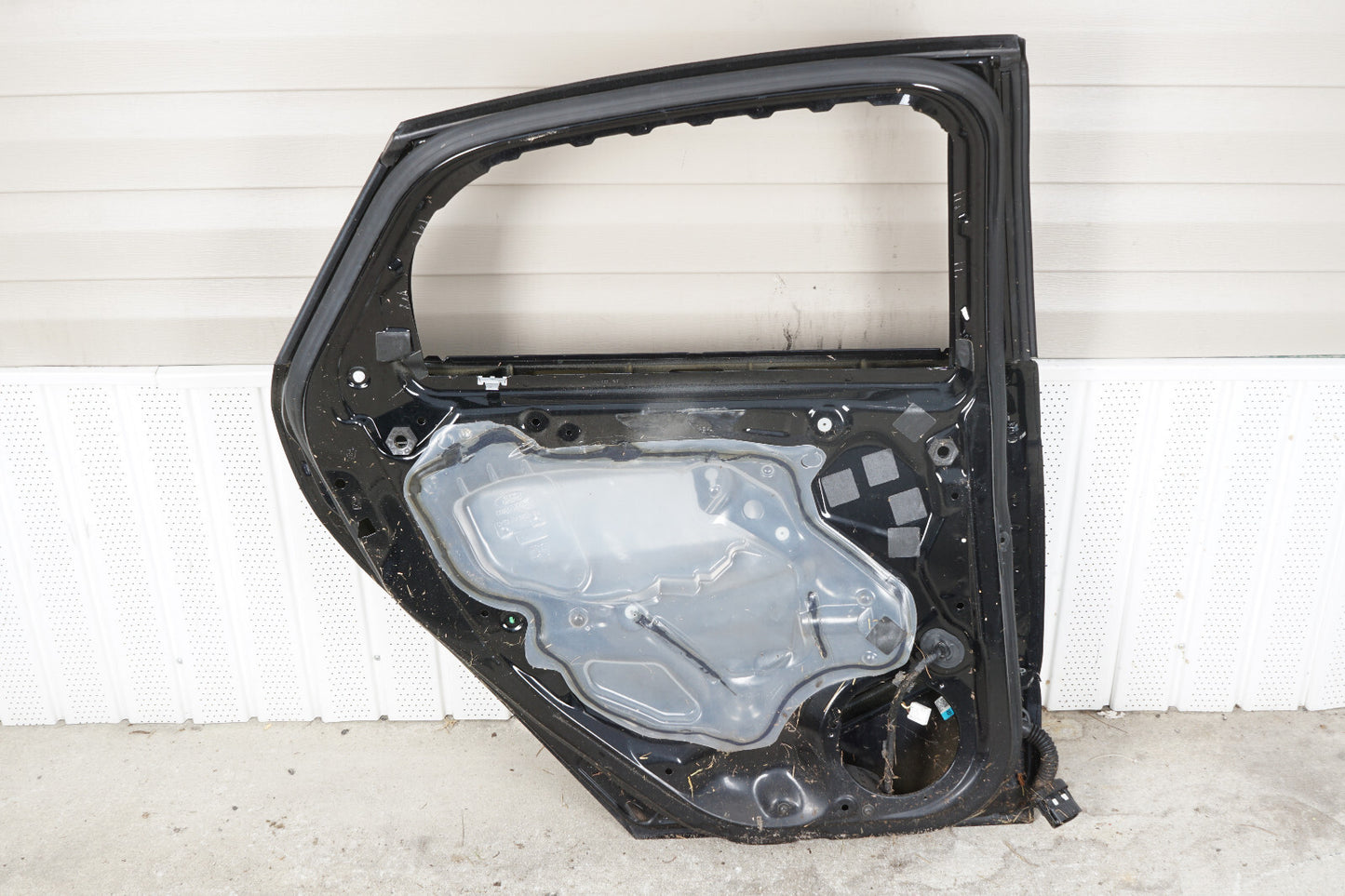 16 17 18 FORD FOCUS REAR LEFT DRIVER SIDE DOOR SHELL OEM