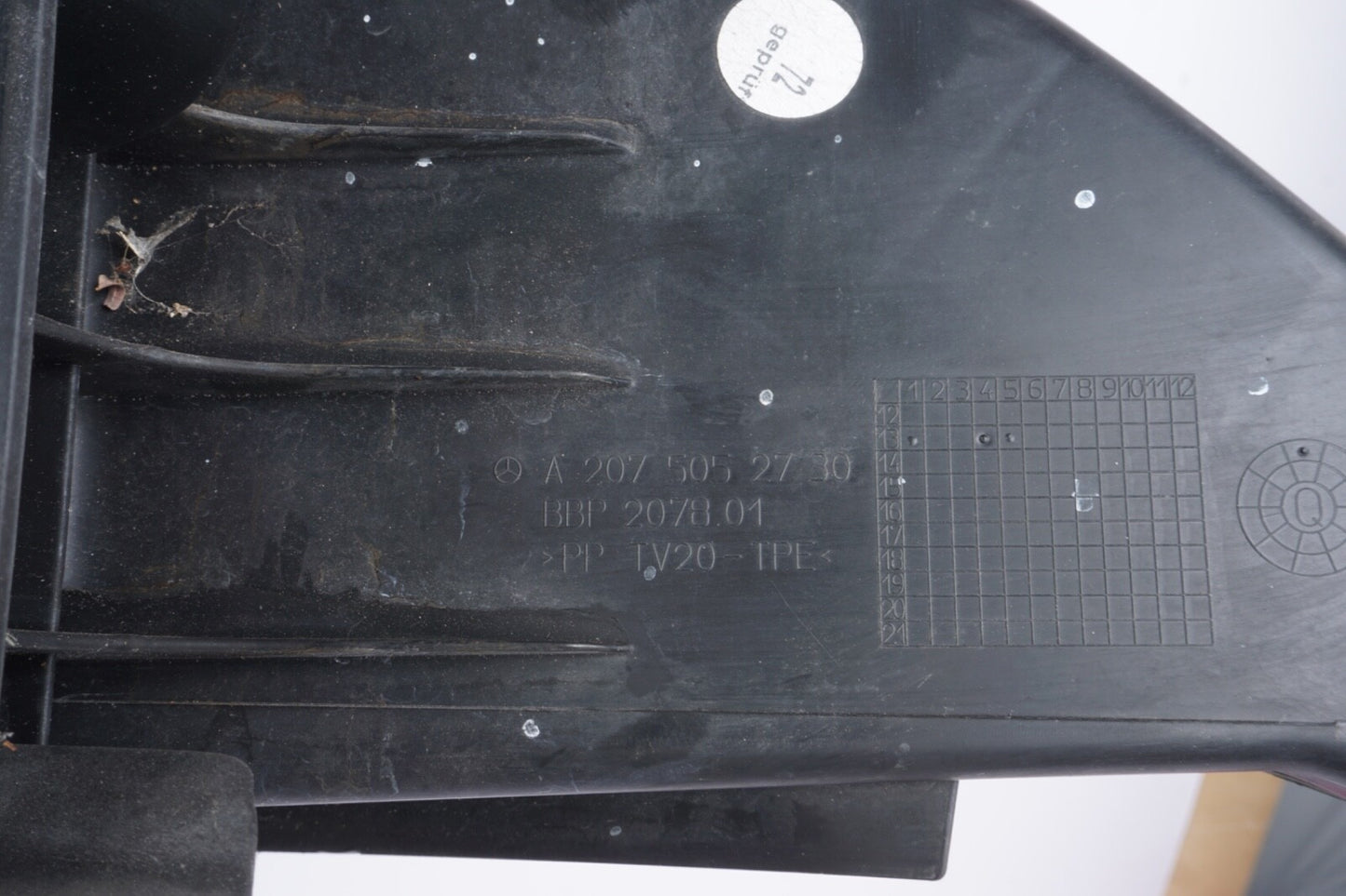 2014 Mercedes W207 E350 Convertible Coupe Engine Radiator Lower Baffle Air Duct
