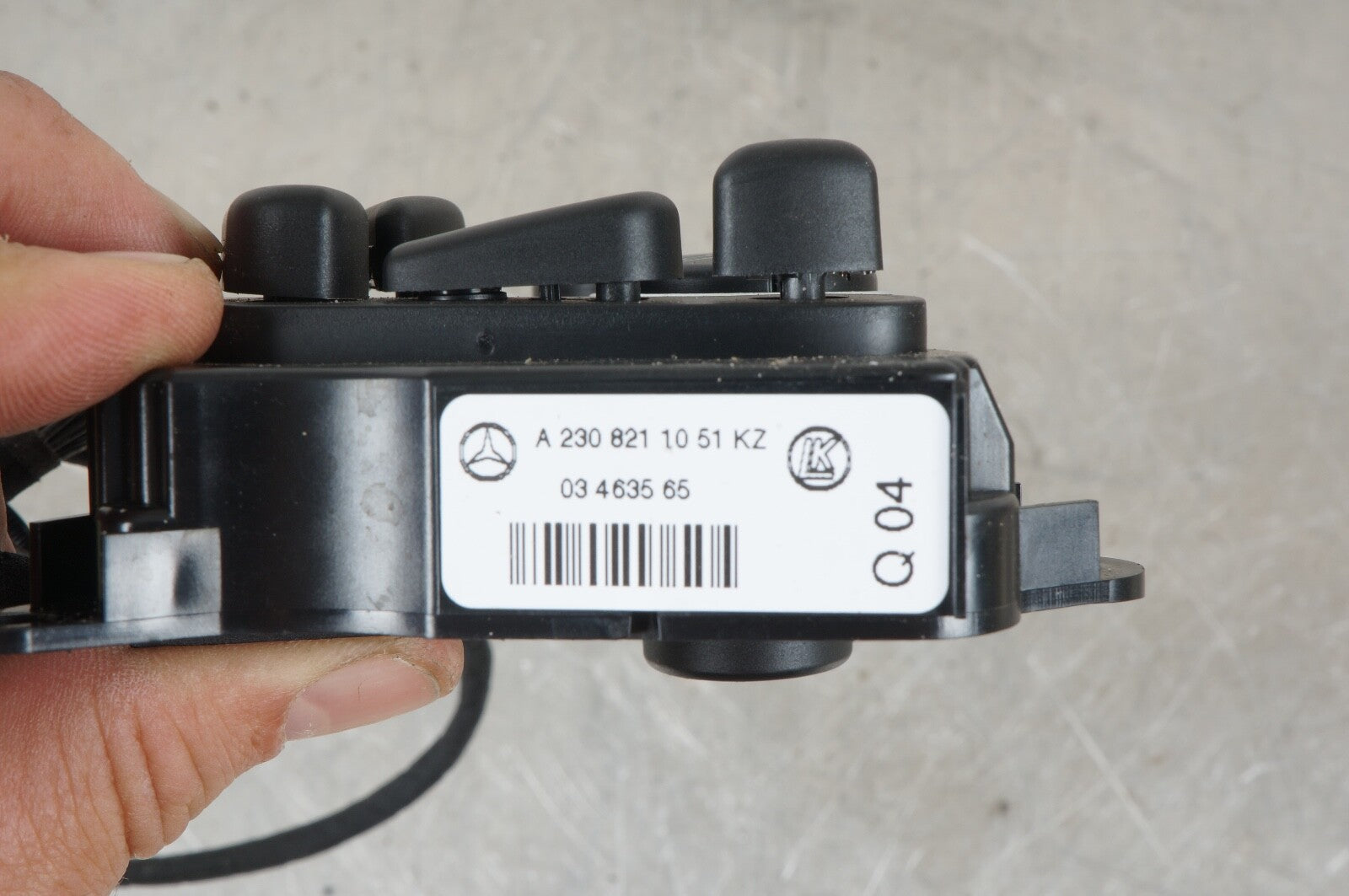 03-08 Mercedes R230 SL500 SL55 AMG Seat Control Switch Module Right Side OEM