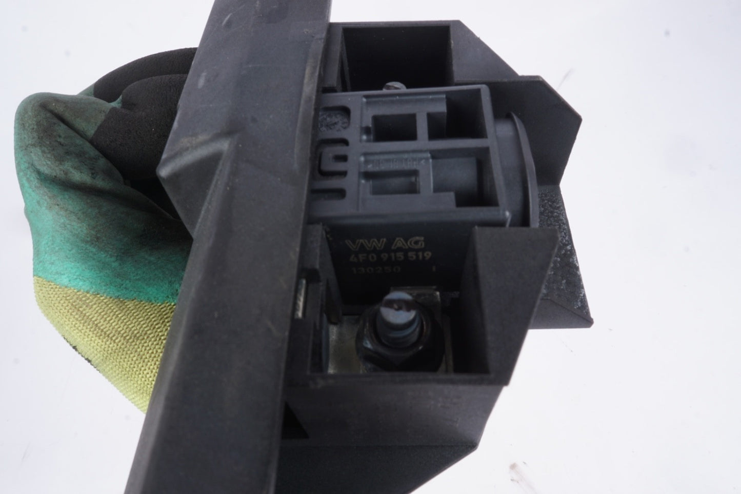 12-18 AUDI A6 A7 A8 S7 BATTERY POSITIVE TERMINAL CLAMP CONTROLLER PROTECTOR OEM