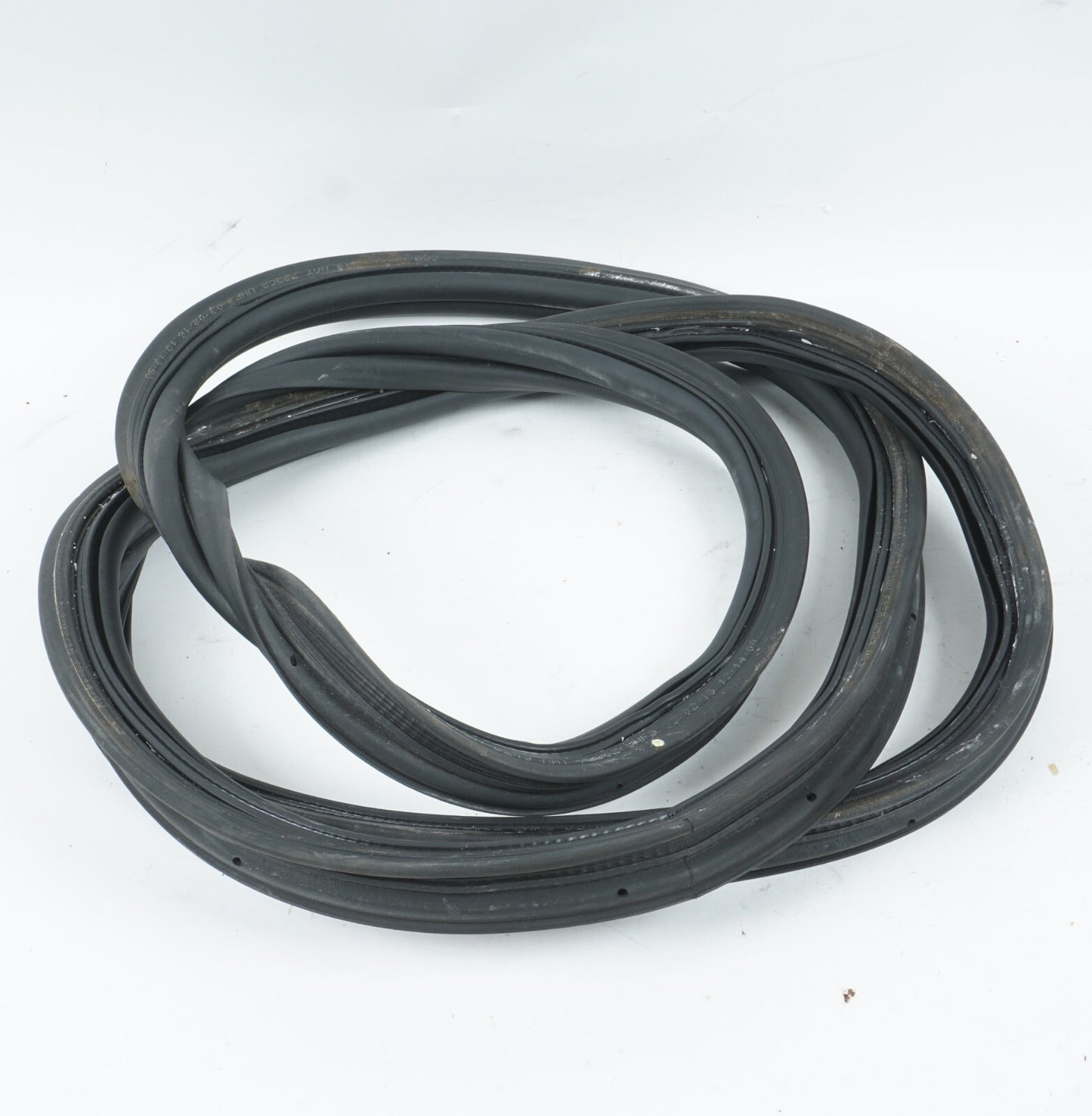 2014-2017 MASERATI QUATTROPORTE RUBBER GASKET TRUNK LID WEATHERSTRIP SEAL OEM