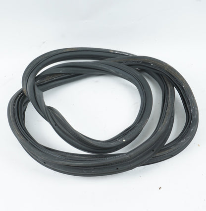 2014-2017 MASERATI QUATTROPORTE RUBBER GASKET TRUNK LID WEATHERSTRIP SEAL OEM