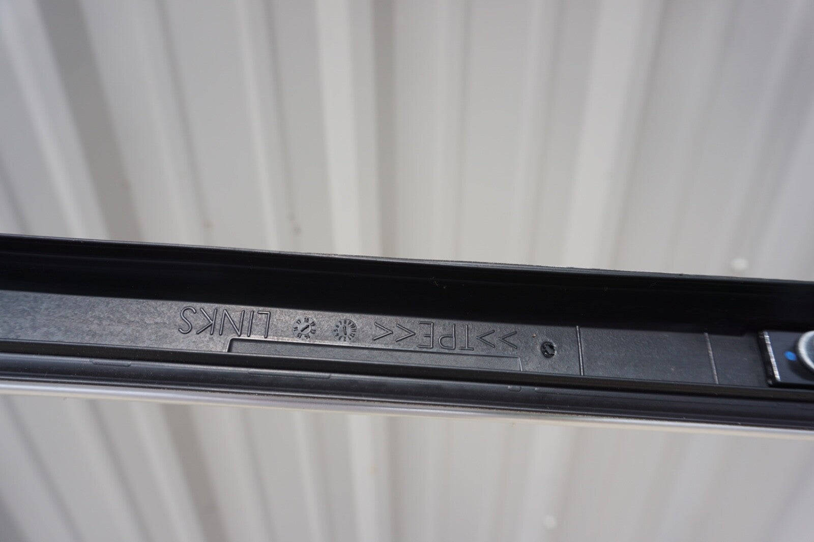 2015-2020 MERCEDES GLA250 X156 ROOF LEFT RAIL RACK LUGGAGE CARRIER MOLDING OEM