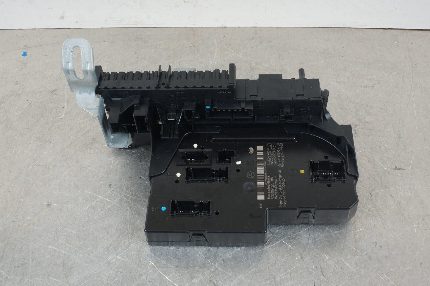 08-11 Mercedes W204 C300 C250 Rear SAM Module Relay Fuse Box Assembly OEM