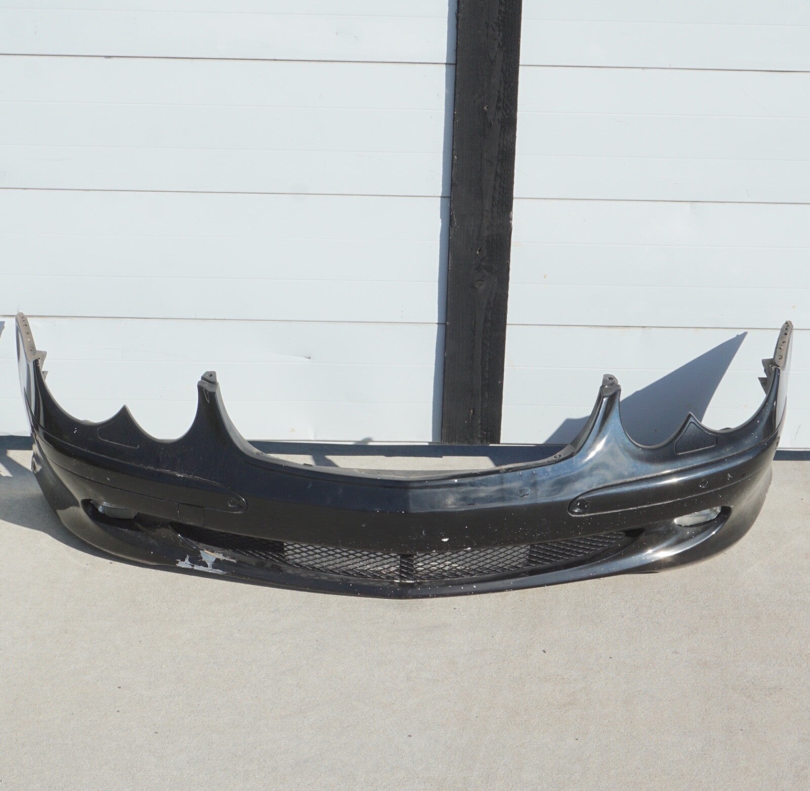 03-06 MERCEDES SL500 FRONT BUMPER COVER W/PARK ASSIST SENSORS