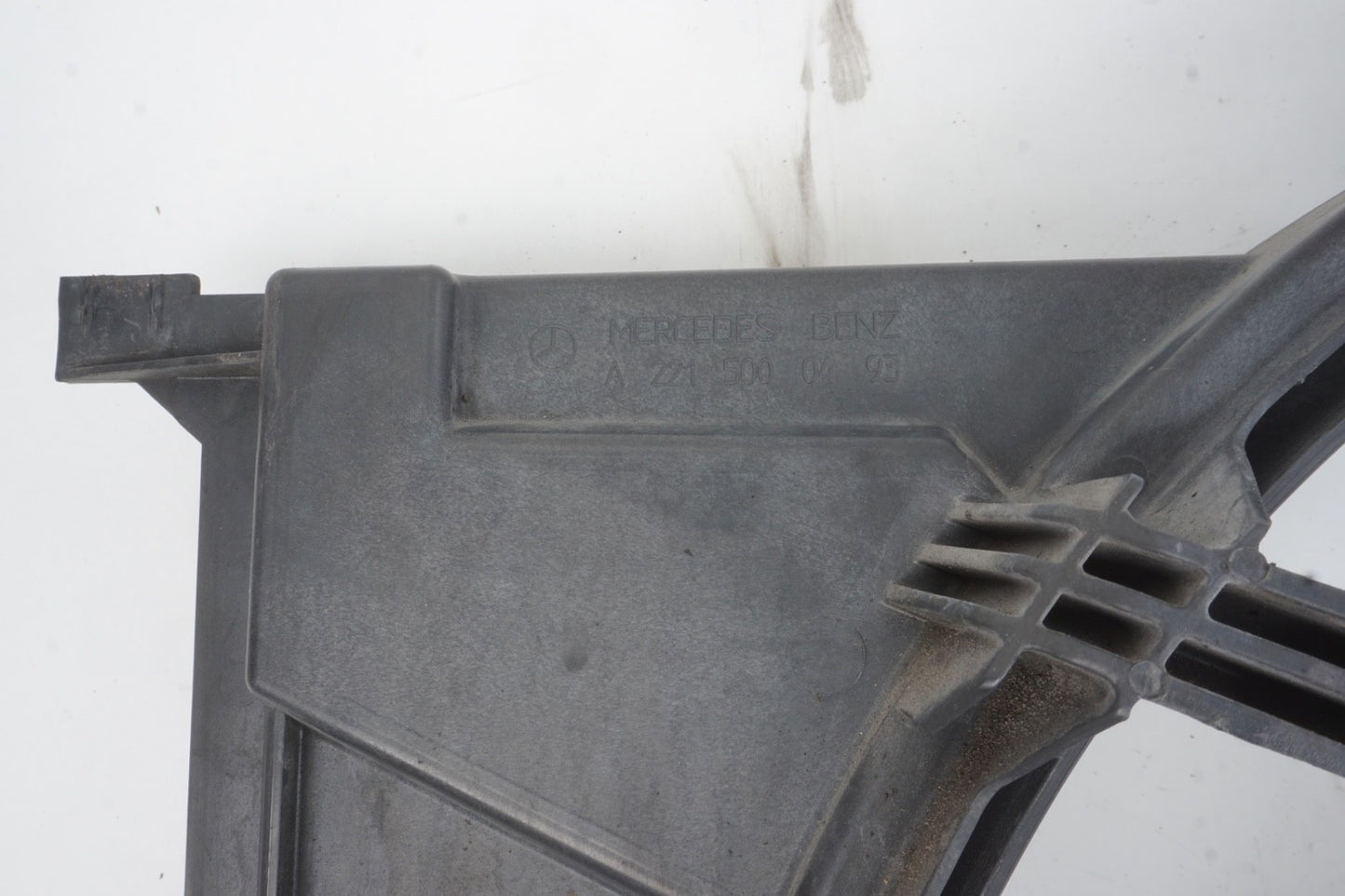 07-13 Mercedes W221 S550 S450 Engine Cooling Fan Motor Assembly 2215000493 OEM