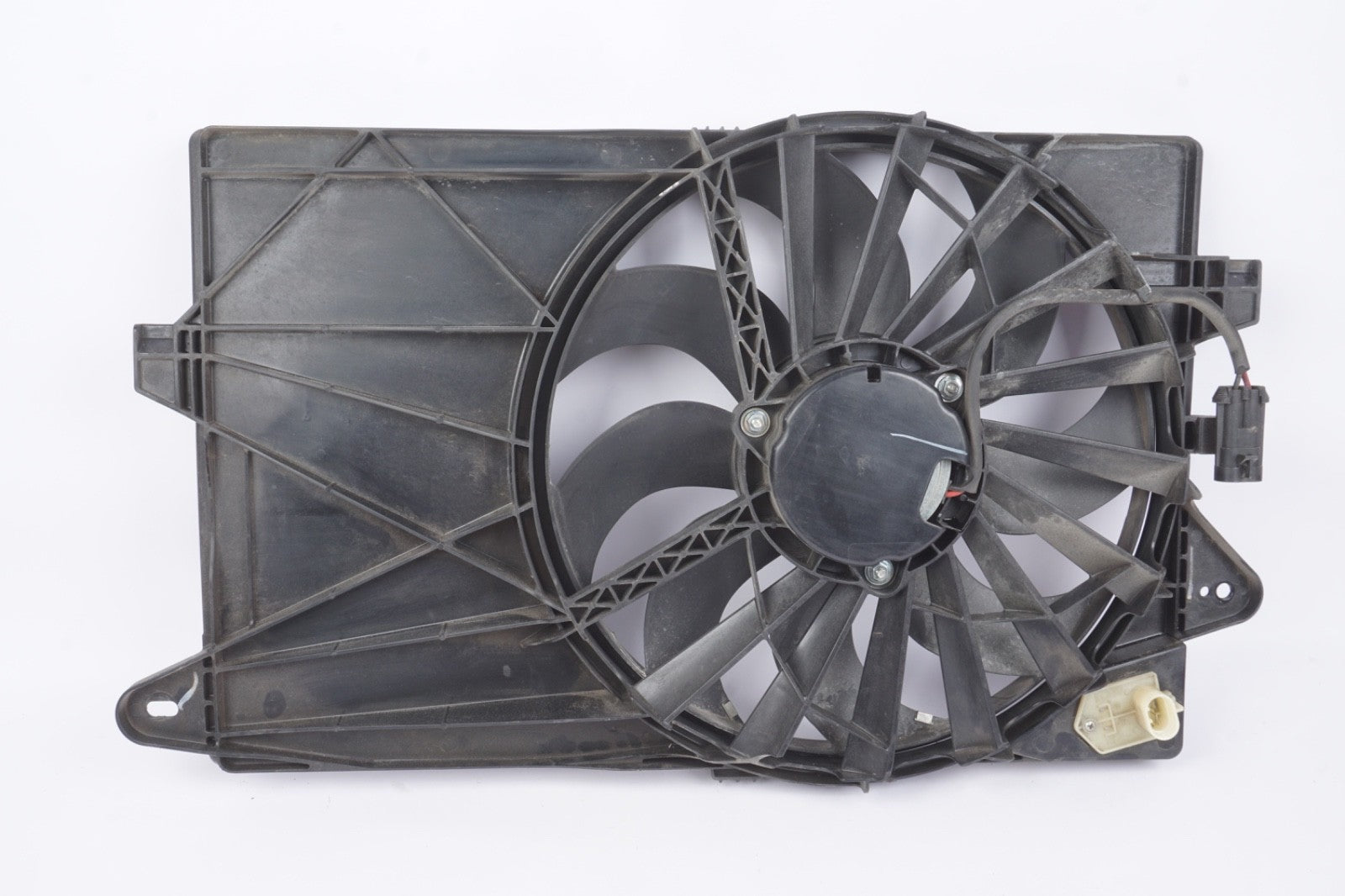 2012 - 2018 FIAT 500  FRONT RADIATOR COOLING FAN OEM  # 52014999AC