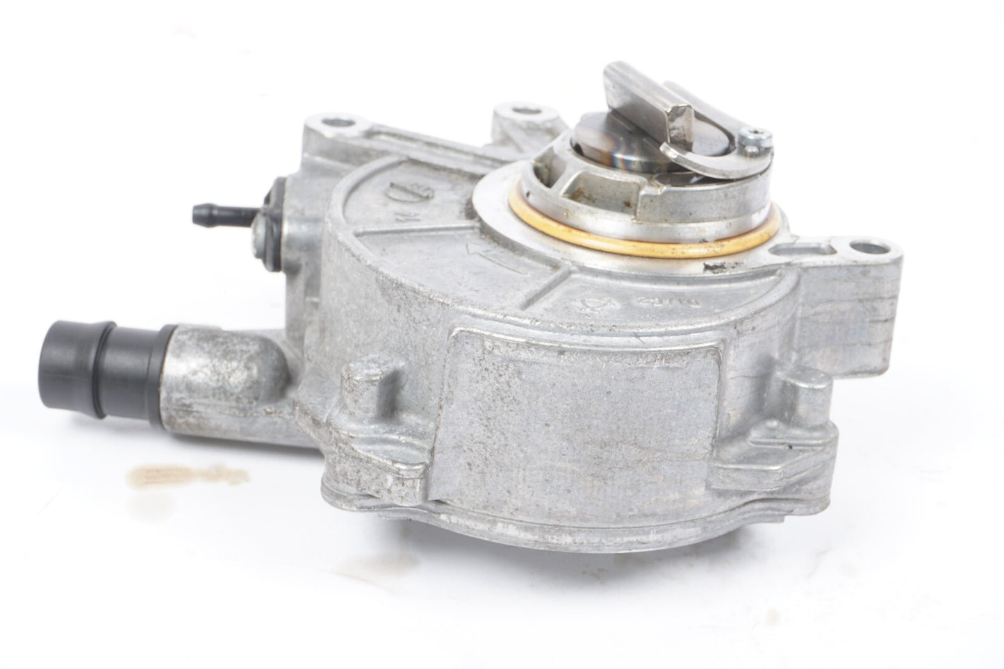 13 - 18 BMW 550I 650I 750I 4.4L N63 Vacuum Pump Right Passenger Side OEM