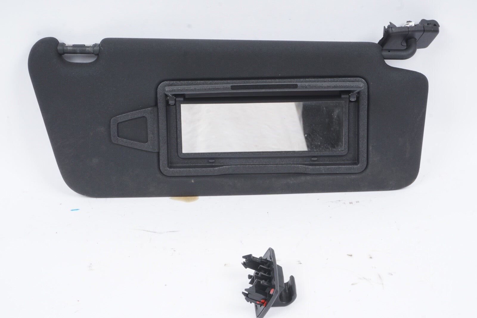 11-17 Mercedes W207 E550 E350 E400 Right Side Sun Visor Shade Sunvisor OEM