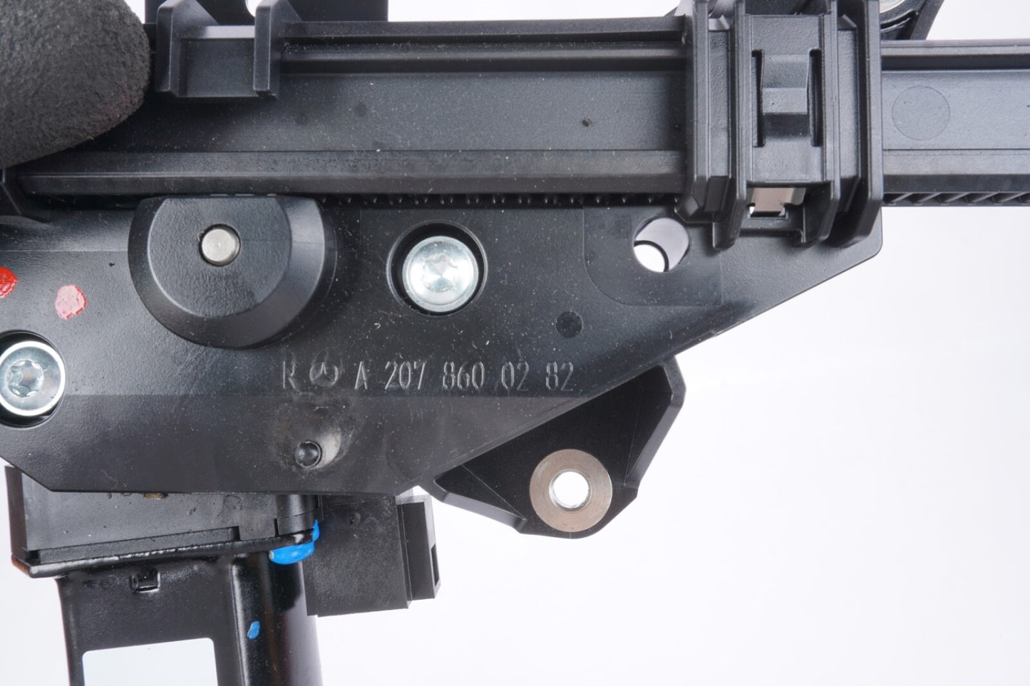 10-17 Mercedes W207 E550 E350 Right Side Seat Belt Feeder Motor Black OEM