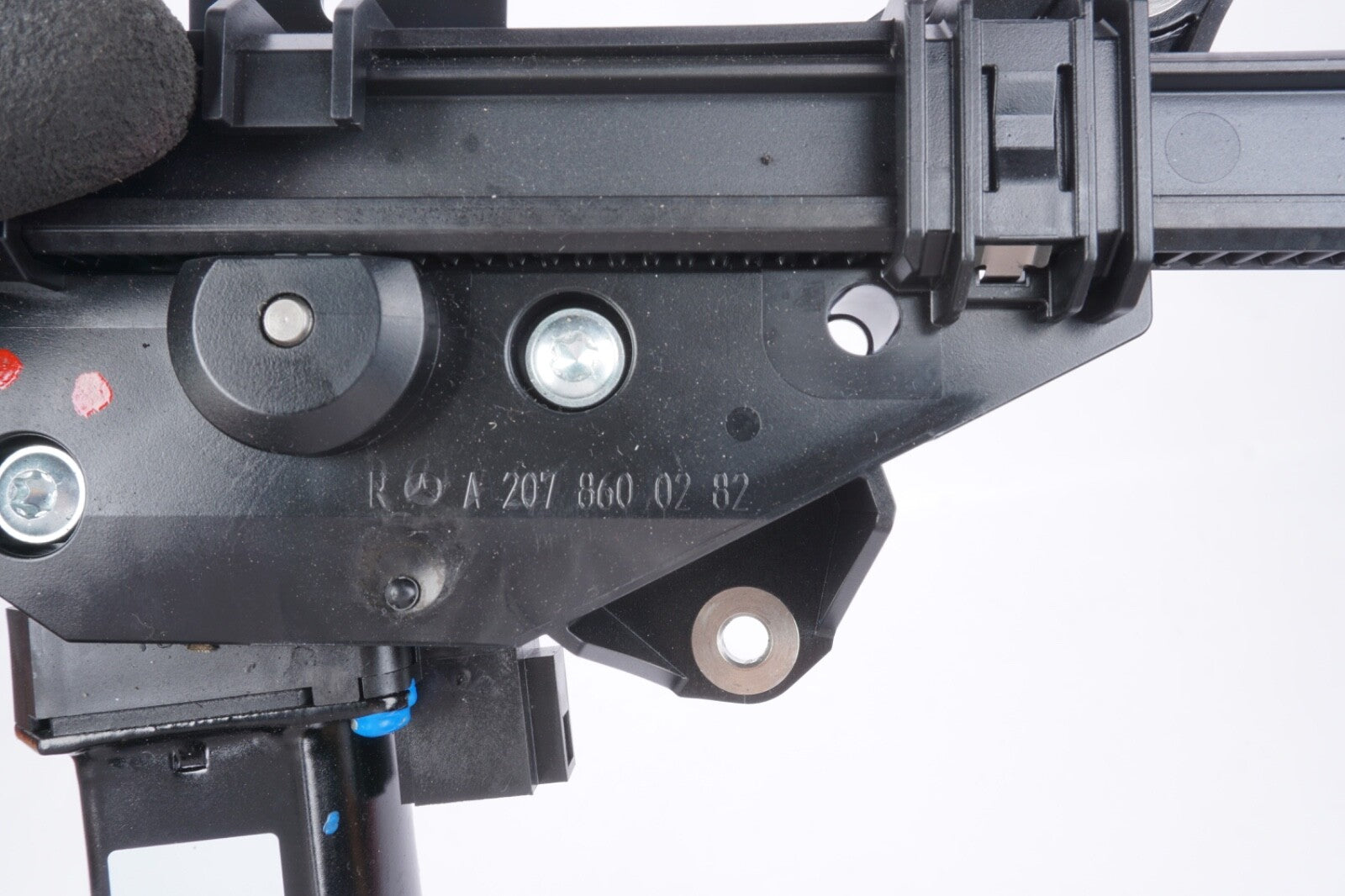 10-17 Mercedes W207 E550 E350 Right Side Seat Belt Feeder Motor Black OEM