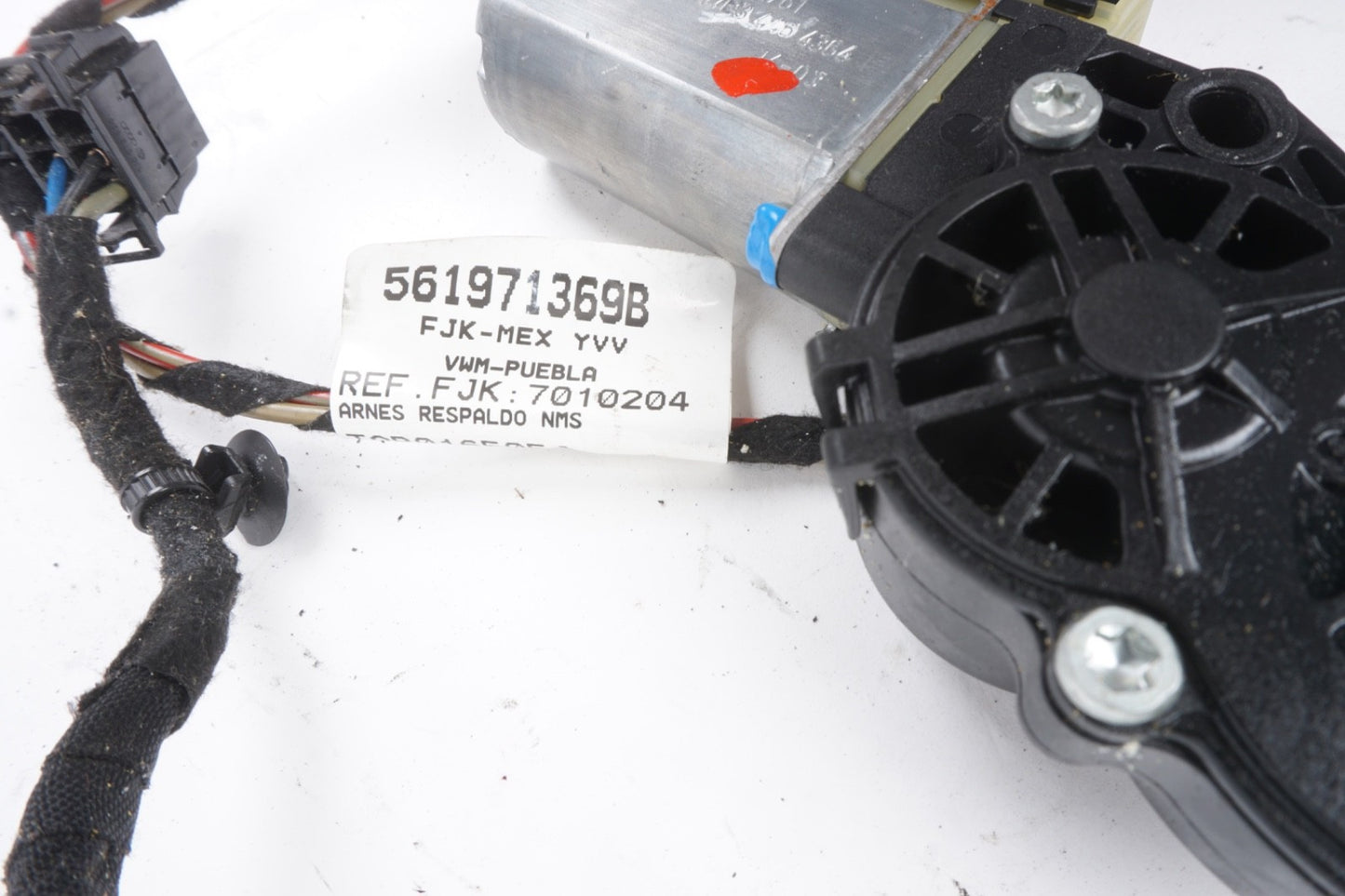2012 - 2015 Volkswagen Passat Front Left Sport Seat Motor Wire OEM